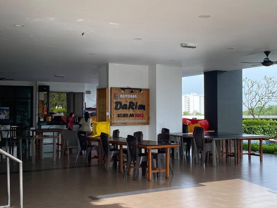 Vesta Homes Molek Regency With View, Apartment