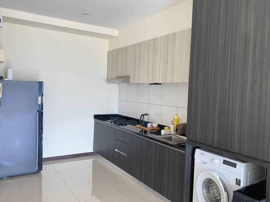 Vesta Homes Molek Regency With View, * Johor Bahru