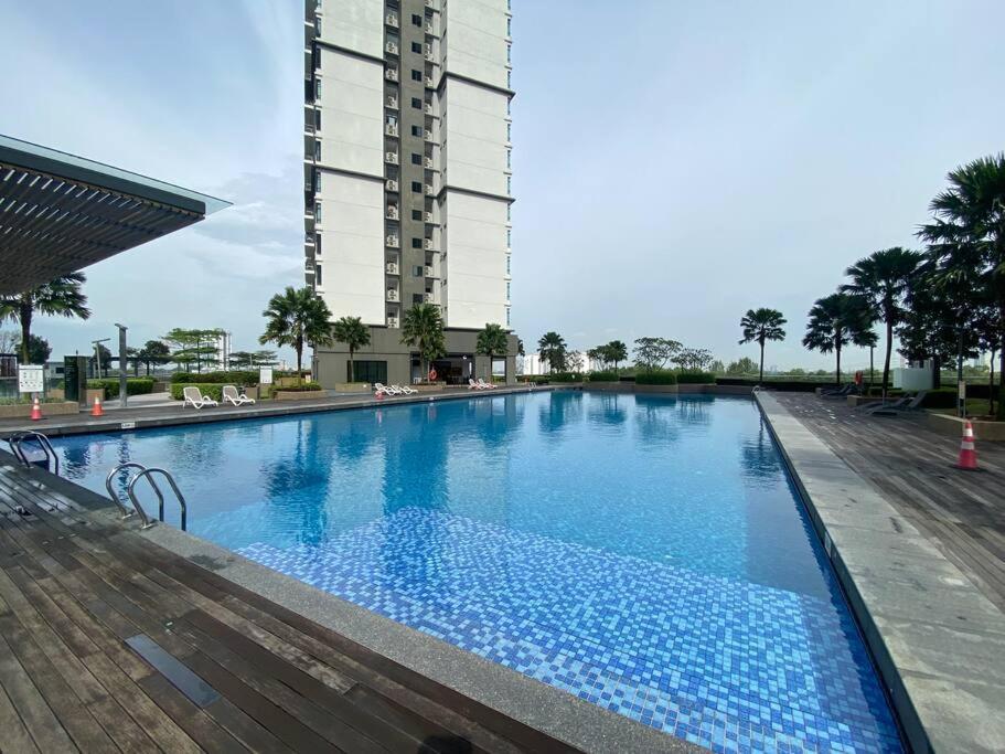 Vesta Homes Molek Regency With View, Apartment