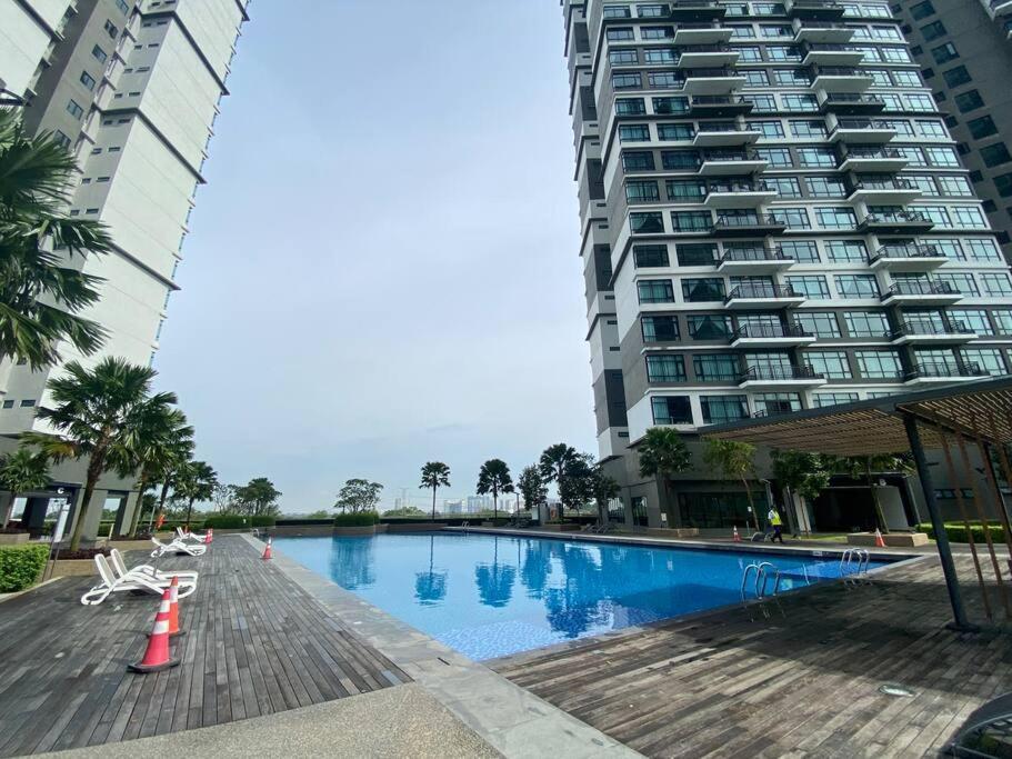 Vesta Homes Molek Regency With View,